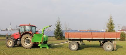 Výkonný štěpkovač za traktor na točně se závěsem pro přívěs 8t LS 160 TT (1000 ot/min)