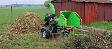 Štěpkovač na benzín s brzděným podvozkem LS 100/27 CB