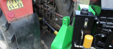 Štěpkovač za traktor na točně se závěsem pro přívěs 8t LS 150 T (1000 ot/min)