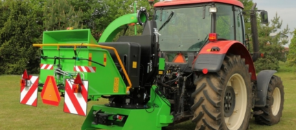 Štěpkovač za traktor na točně se závěsem pro přívěs 8t LS 200 T (750 ÷ 1000 ot/min)