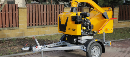 Výkonný štěpkovač na benzín a s brzděným podvozkem (26,5 HP) LS 160 PB