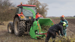 Výkonný  štěpkovač za traktor (1000 ot/min) LS 160 T (1000 ot/min)