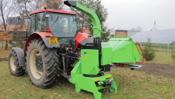 Výkonný štěpkovač za traktor na točně se závěsem pro přívěs 8t LS 160 TT (1000 ot/min)
