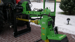 Závěsná fréza za traktor s manuálním ovládáním FZ 560 T - M