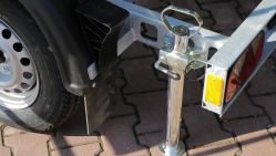 Výkonný štěpkovač na benzín a s brzděným podvozkem (26,5 HP) LS 160 PB