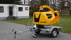Výkonný štěpkovač na naftu a s brzděným podvozkem se stavitelnou ojí (25 HP) LS 160 DWBS