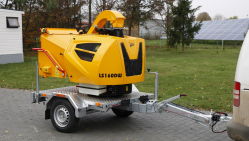 Výkonný štěpkovač na naftu a s brzděným podvozkem se stavitelnou ojí (25 HP) LS 160 DWBS